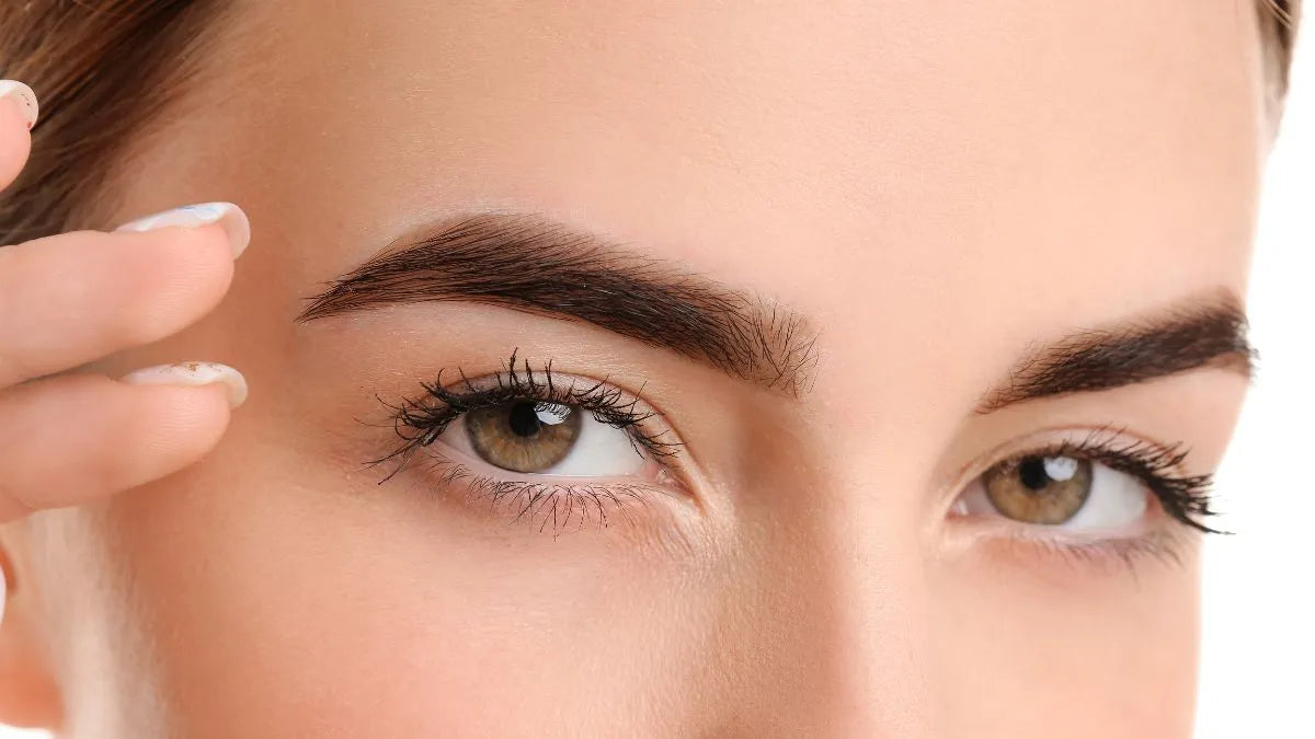 Diseño de cejas con microblading – Fusion Beauty, salón de belleza en Barcelona